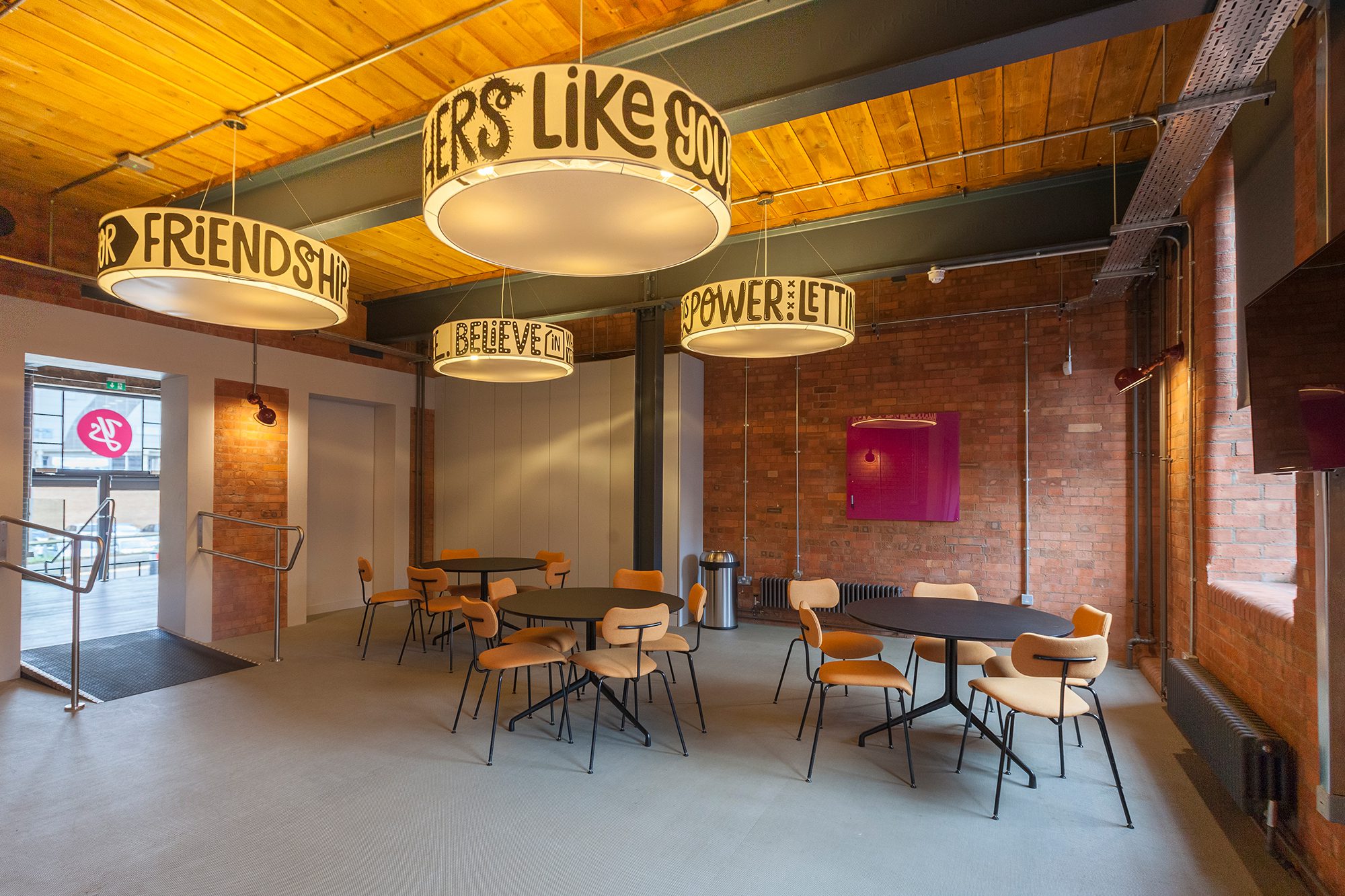 Breakout space with space for 15 around tables