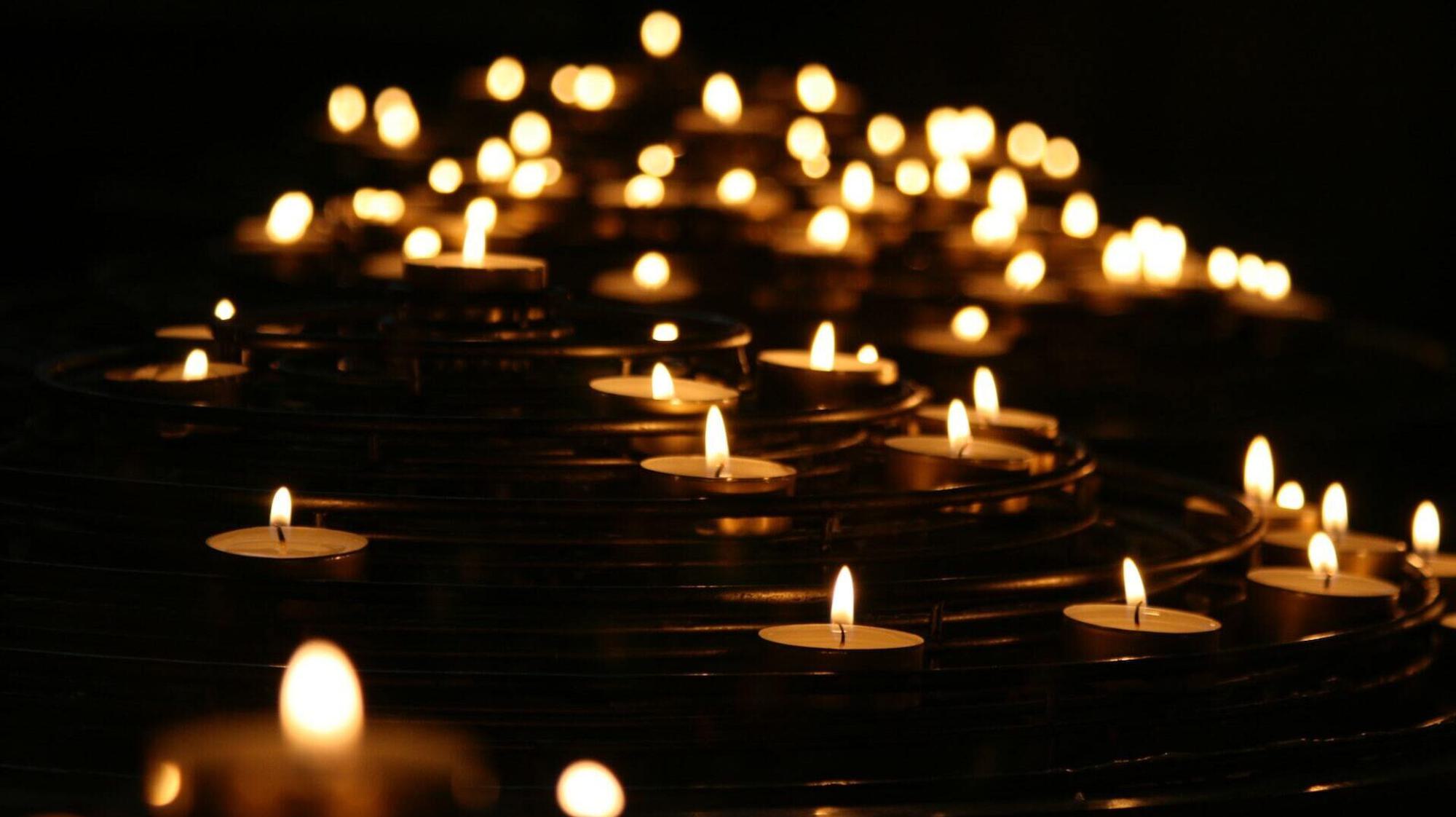 candles-dark