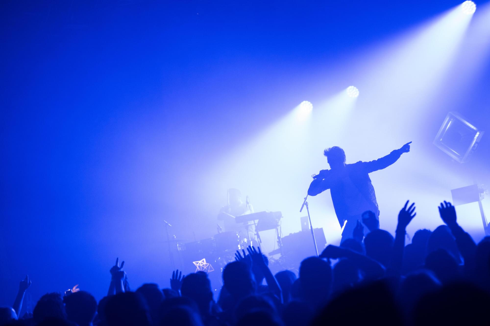 stage-gig-party-1
