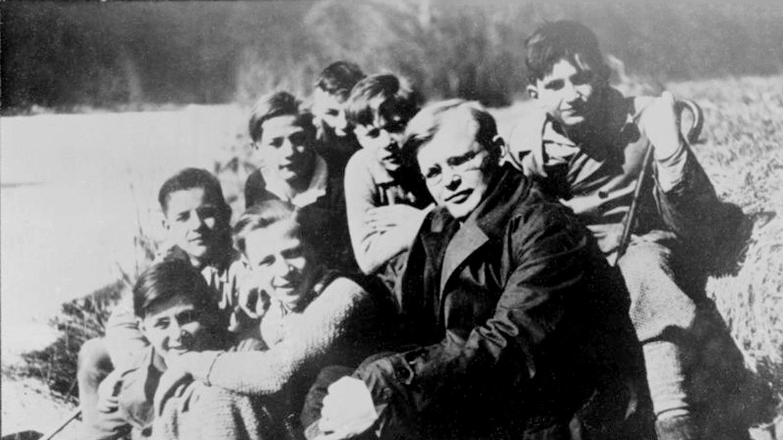 Bonhoeffer-young-people