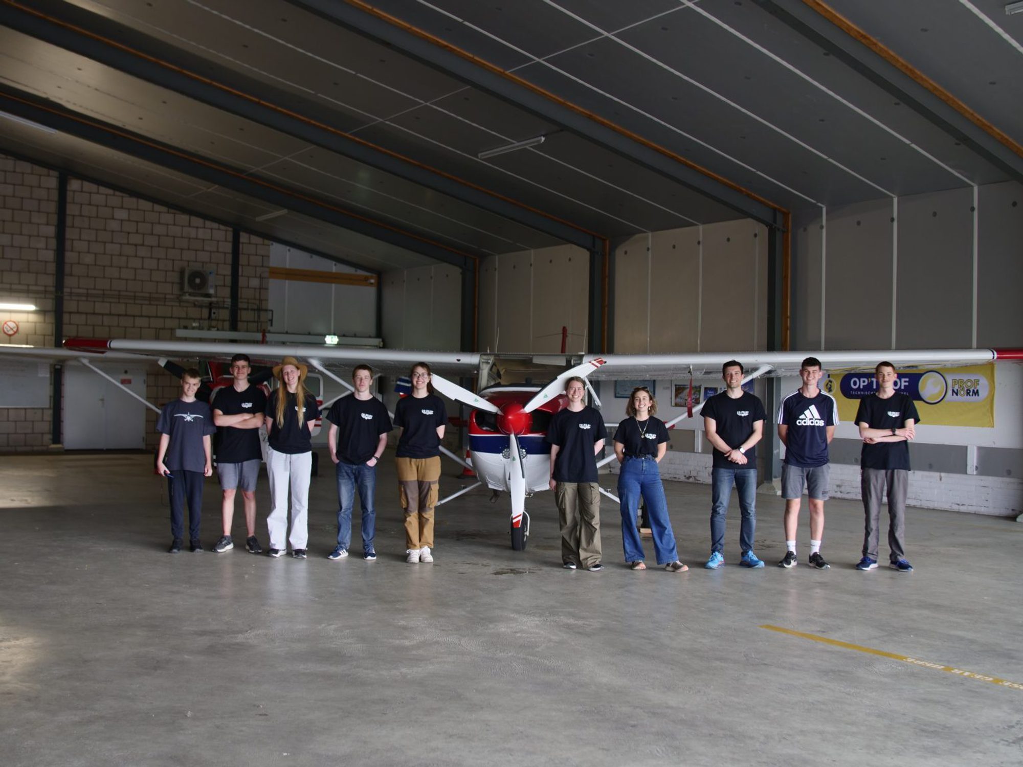 Co Pilot everyone in front of plane MATC 1536x1152